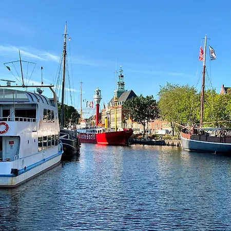 Zentrales Am Hafen Inklusive Netflix! דירה אמדן
